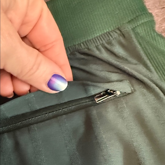 Athleta hunter green ribbed pants - Picture 4 of 7